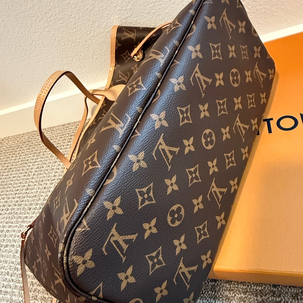 Louis Vuitton Neverfull MM Brown Monogram Tote Bag - Picture 8 of 9